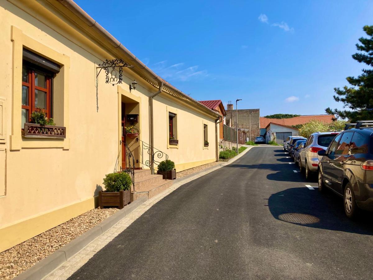 Guesthouse Mikulas Mikulov - Free Parking In The City Center Exterior foto